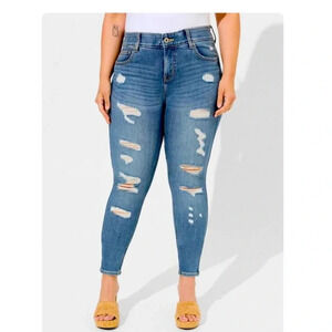 Torrid Bombshell Skinny Premium Stretch High-Rise Destructed Jean Size 10 NWT
